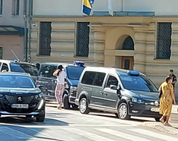 Opsadno stanje u Sarajevu: Darko Elez na saslušanju