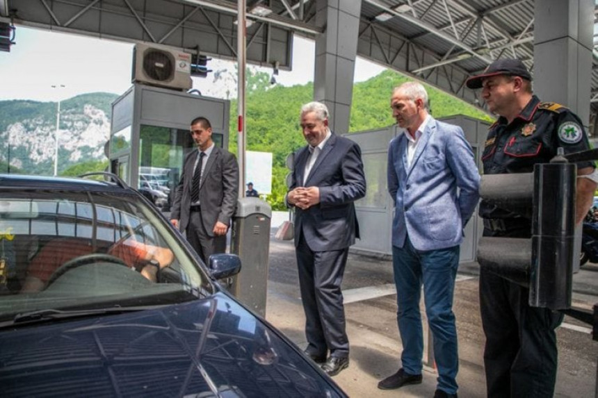 Crna Gora otvorena za sve turiste bez dodatnih uslova