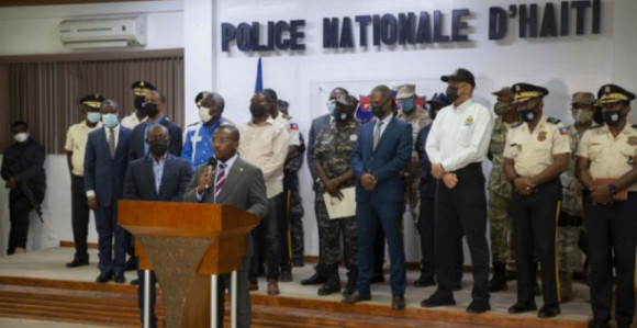 Opozvan ambasador: Njegova žena se potukla drugi put