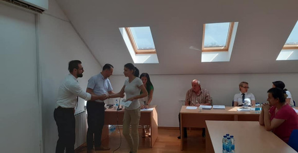 Šamac: Nastavak podrške višečlanim porodicama