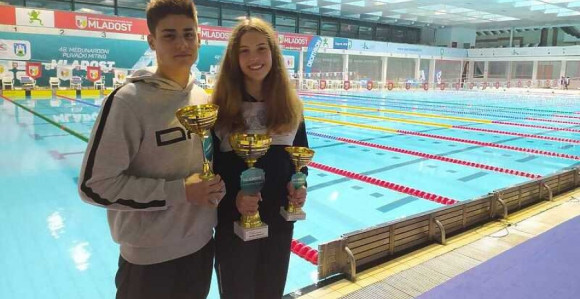 Naši delfini lako do novih finala EP za juniore