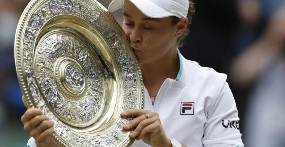 Ešli Barti podigla pehar - Ljepše od ovoga ne može