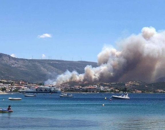 Veliki požar u grčkom ljetovalištu