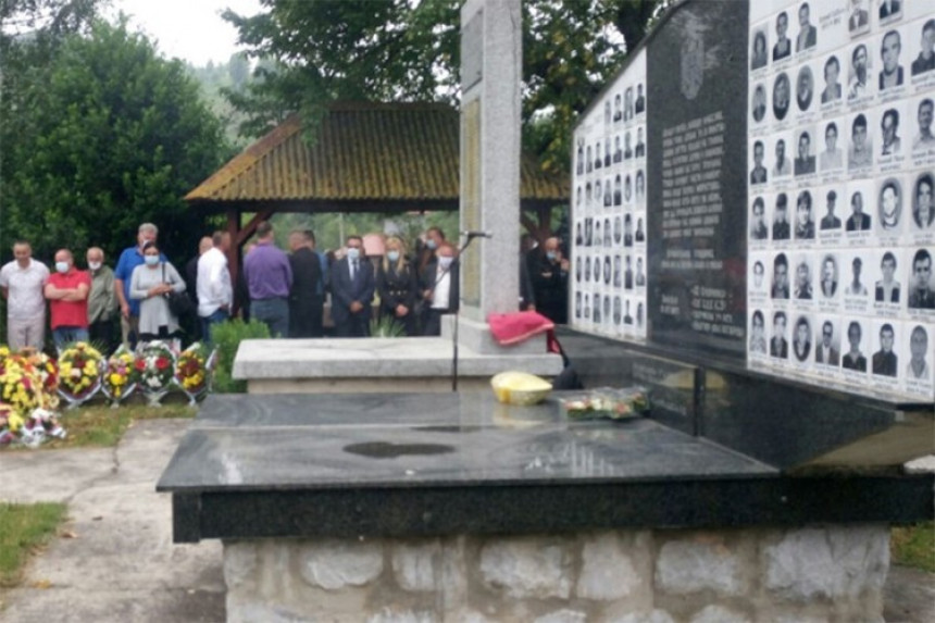 Održan pomen za 69 ubijenih srpskih civila i vojnika