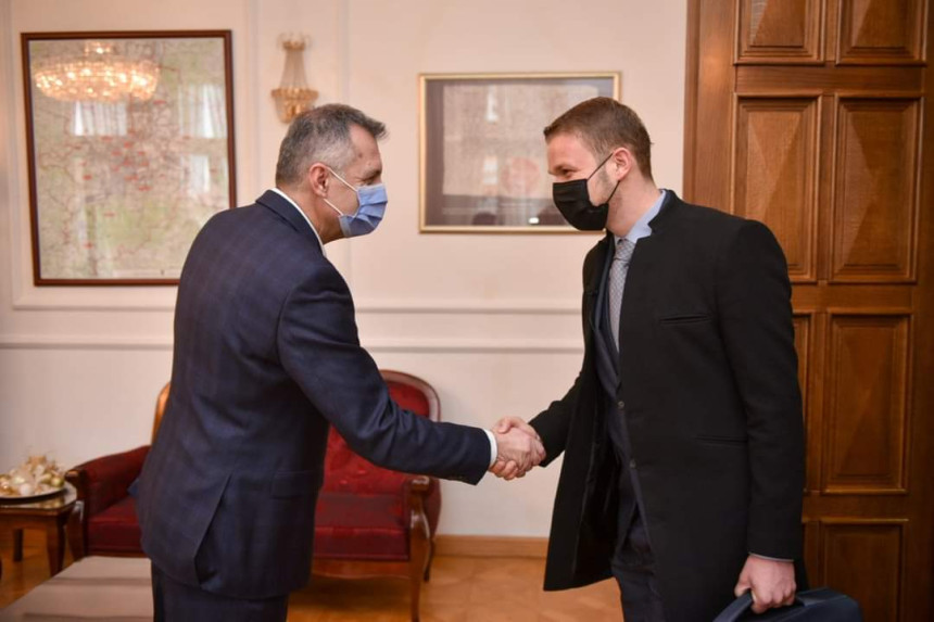 Stanivuković pozvao Radojičića da otvori most?!