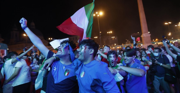 Širom Italije slavlje, najveće okupljanje u Rimu