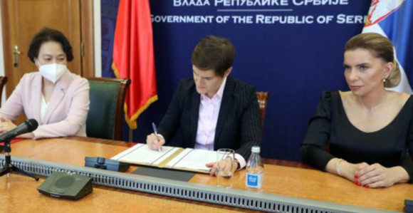 U Srbiji do kraja godine fabrika vakcina "Sinofarm"