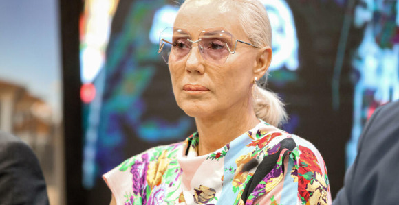 Brena od milionera iz Švajcarske dobila hotelski kompleks na moru!