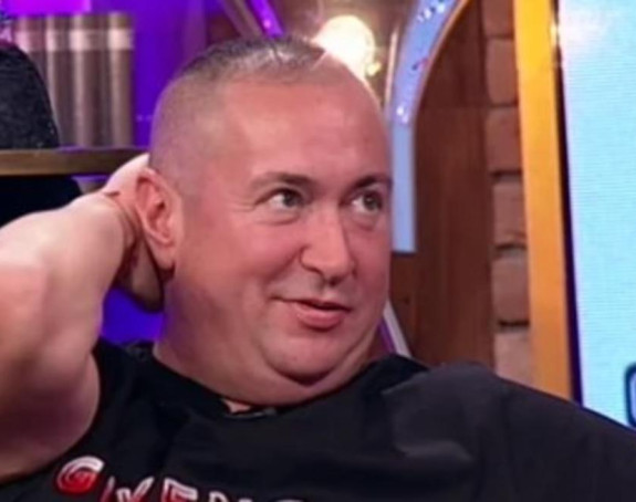 Đaniju napravili kragnu od para, pevač za noć dobio bakšiš par hiljada evra!