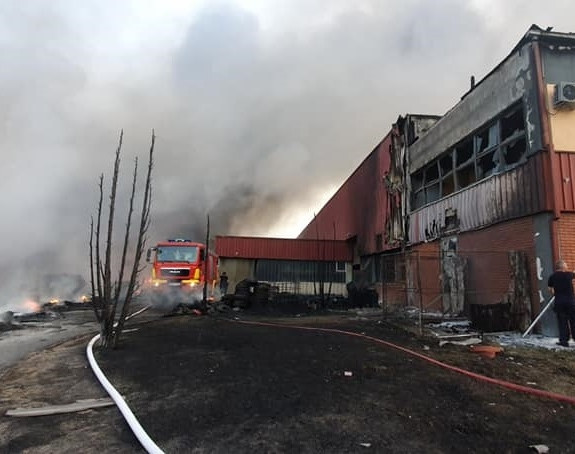 Prilikom gašenja požara povrijeđeno 10 vatrogasaca