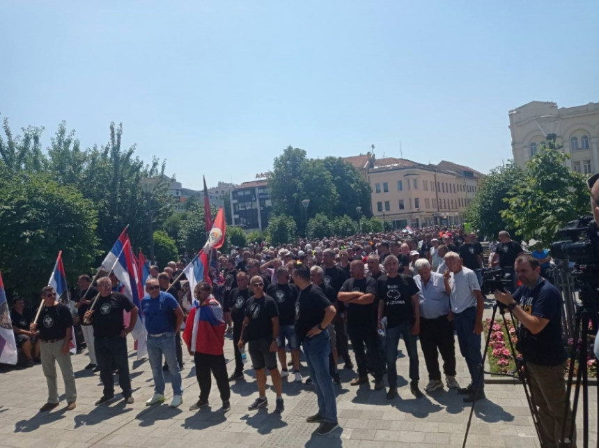 Ветерани не одустају, посебна сједница НСРС упитна