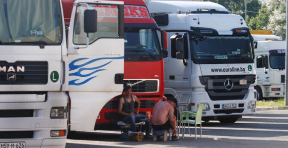 Šljive i kornišoni iz BiH propadaju na granici Hrvatske