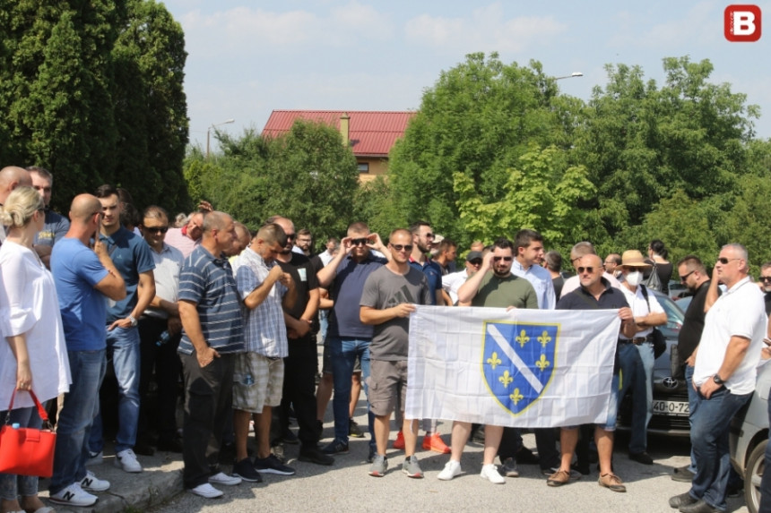Okupljeni na protestu zbog hapšenja Osmice