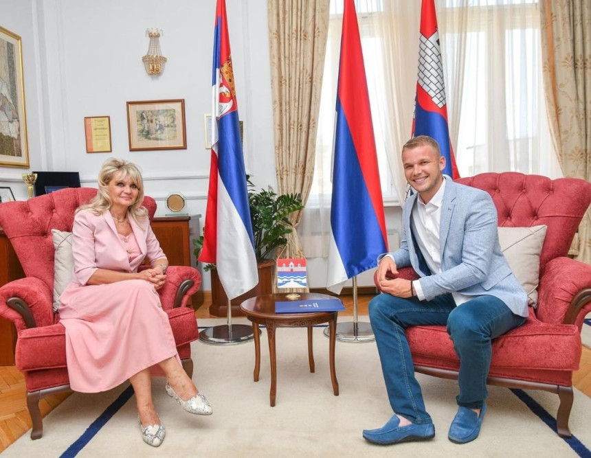 Hvala Vučiću: Za građane Srbije besplatan parking