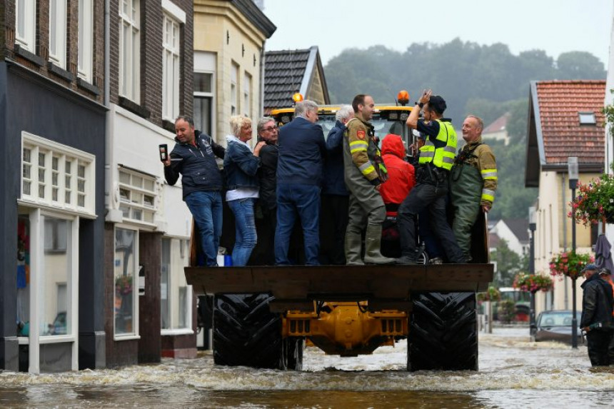 Hitna evakuacija nekoliko gradova u Holandiji