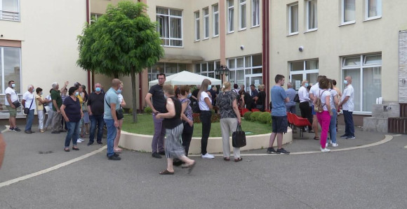 Semberci pokazali interes za fajzer vakcinu (VIDEO)