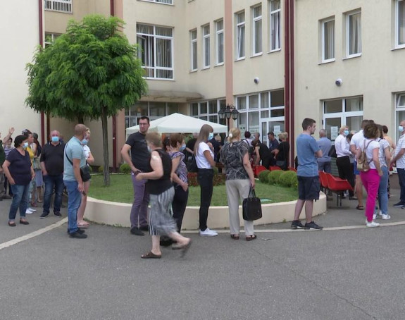 Semberci pokazali interes za fajzer vakcinu (VIDEO)