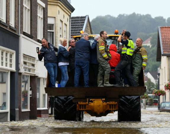 Хитна евакуација неколико градова у Холандији