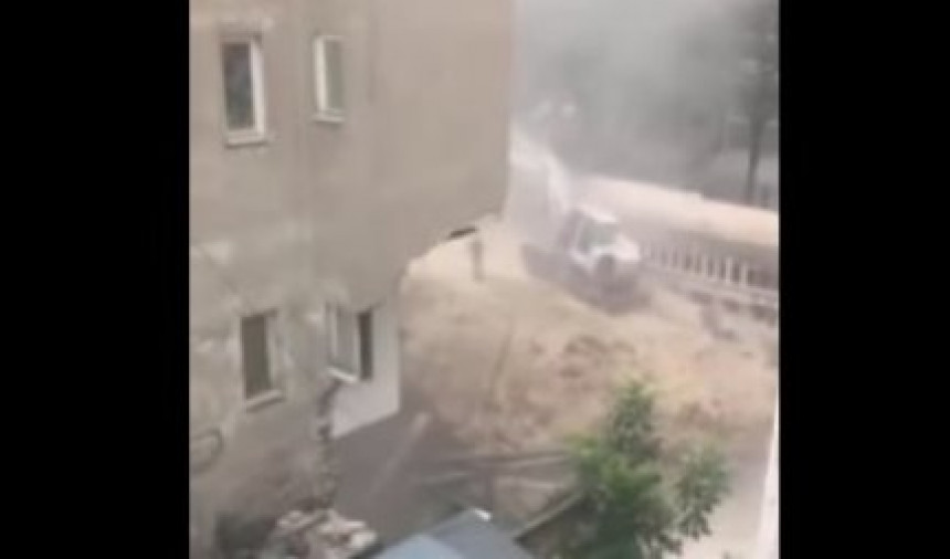 Београд: Урушила се зграда на Врачару, станари евакуисани