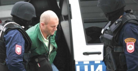 Dva puta u glavu udario komunalnog policajca