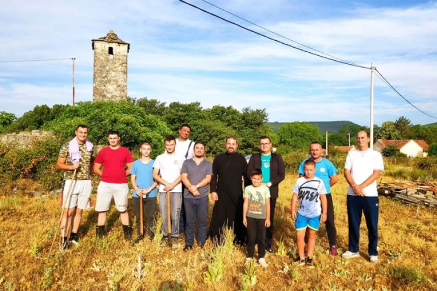 Imam i jerej okupili mlade, pa u zajedničku akciju
