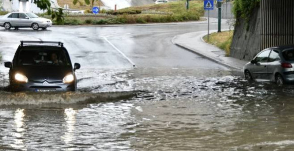 Sarajevo: Pojedine ulice pod vodom