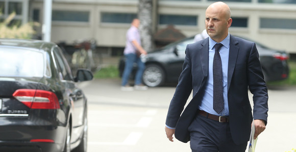 Kostrešević se posipa pepelom, Latinović bio na razgovoru?