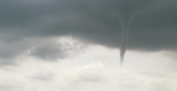 Iznad Vršca uočen slab tornado, u Beogradu pljuskovi