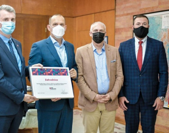 Srpski medicinari dobili poklon za boravak u Sarajevu