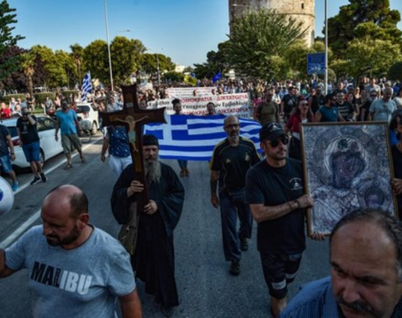 Грчка полиција сузавцем растјерала демонстранте