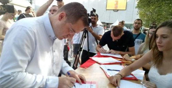 Dodik pokrenuo peticiju, građani spontano potpisiju