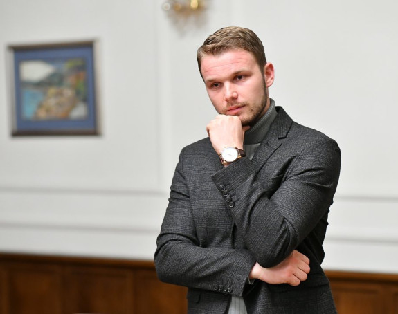 Није добро враћање у прошлост и наметање одлука