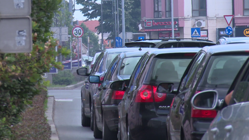 Saobraćajna gužva svakodnevna slika Bijeljine