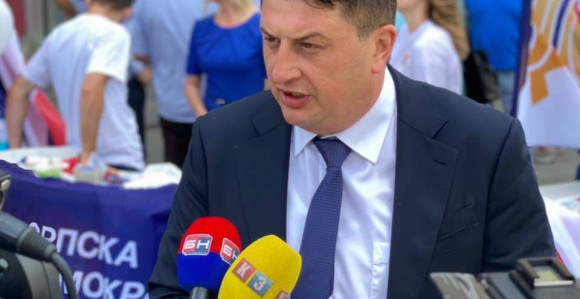 Radović: SNSD peticiju koristi za stranačke ciljeve