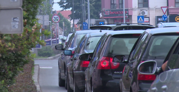 Saobraćajna gužva svakodnevna slika Bijeljine