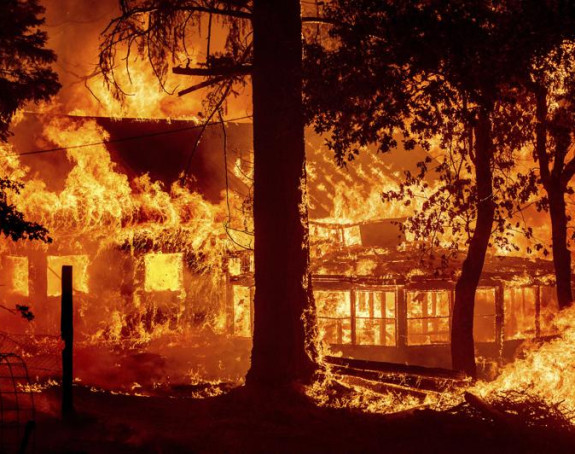 Najveći požar u Kaliforniji "guta" domove, ide ka zapadu