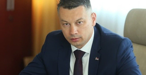 Nešić: Budimo državnici, a ne sitni partijski trgovci