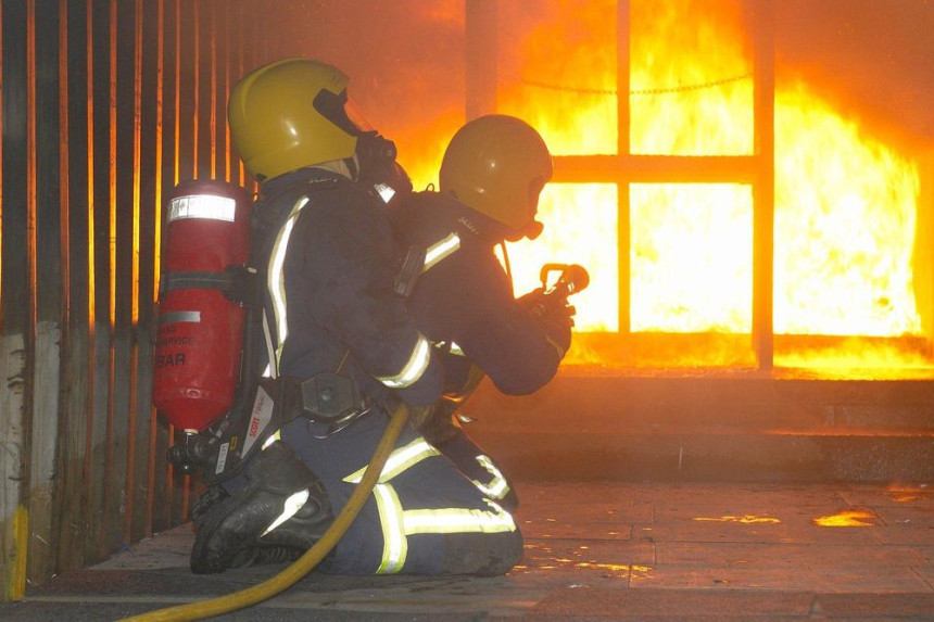 Užas u Doboju: U požaru stradala jedna osoba