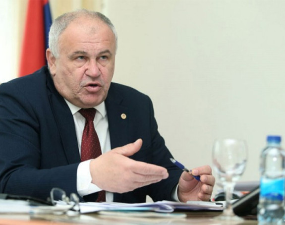 Ministar tvrdi topli obrok je već u plati, samo radnici ne vide