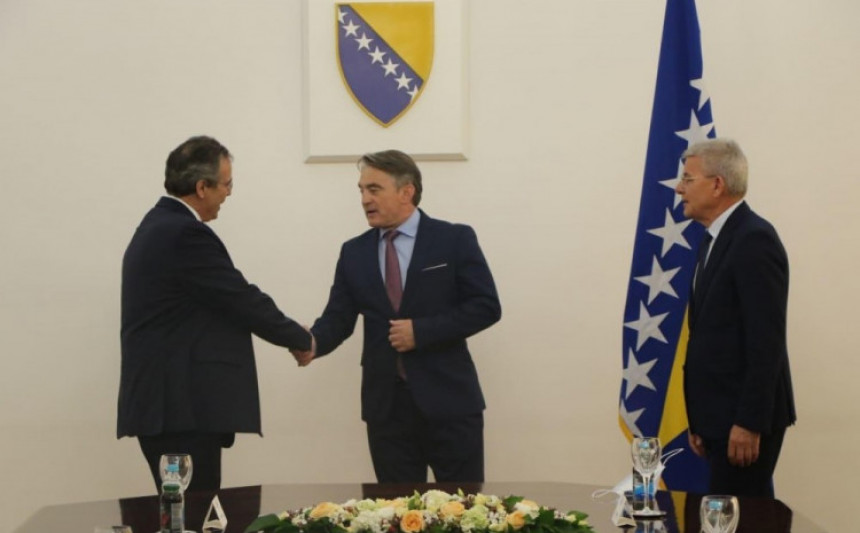 Sastanak bez Milorada Dodika u Predsjedništvu BiH