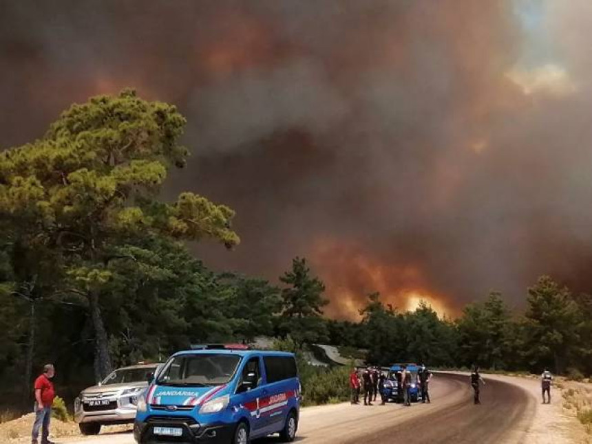 Turska: Vatrogasci šesti dan u borbi protiv požara