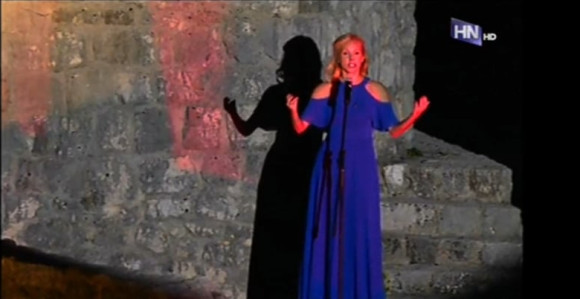 Skandal u Herceg Novom: Zaboravila tekst himne (VIDEO)