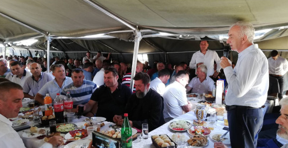 Šarović: Raduje me što vidim toliko mladih ljudi u SDS-u