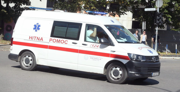 Povrijeđene četiri osobe u kolima hitne pomoći