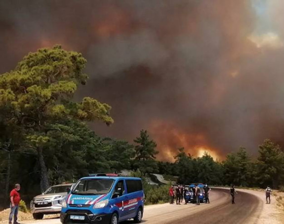 Turska: Vatrogasci šesti dan u borbi protiv požara
