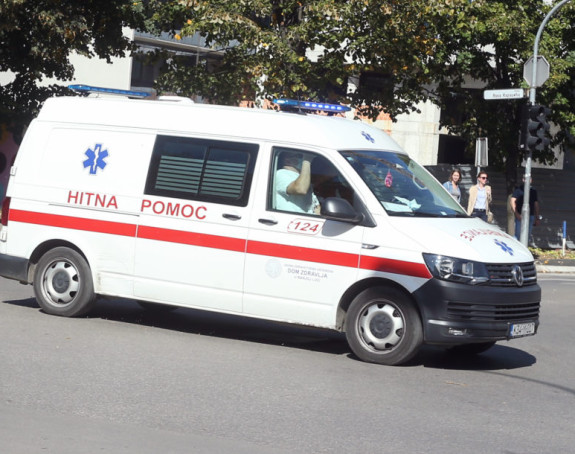 Povrijeđene četiri osobe u kolima hitne pomoći