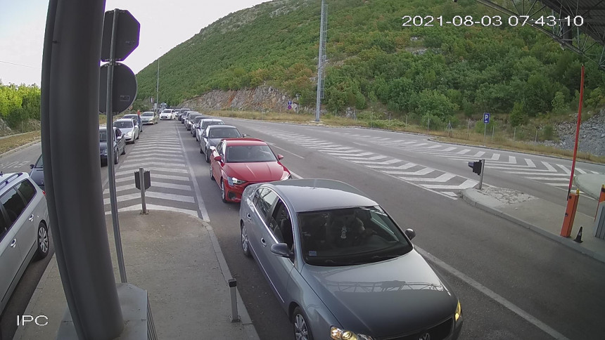 Pojačan saobraćaj na granici prema Crnoj Gori