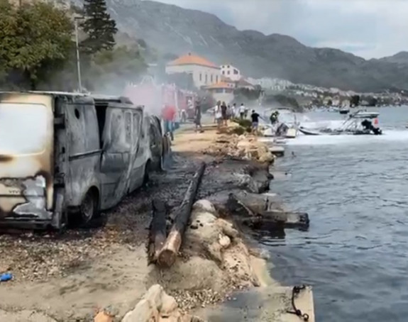 Pretakali gorivo u Dubrovniku: Izgorjeli gliseri...(VIDEO)