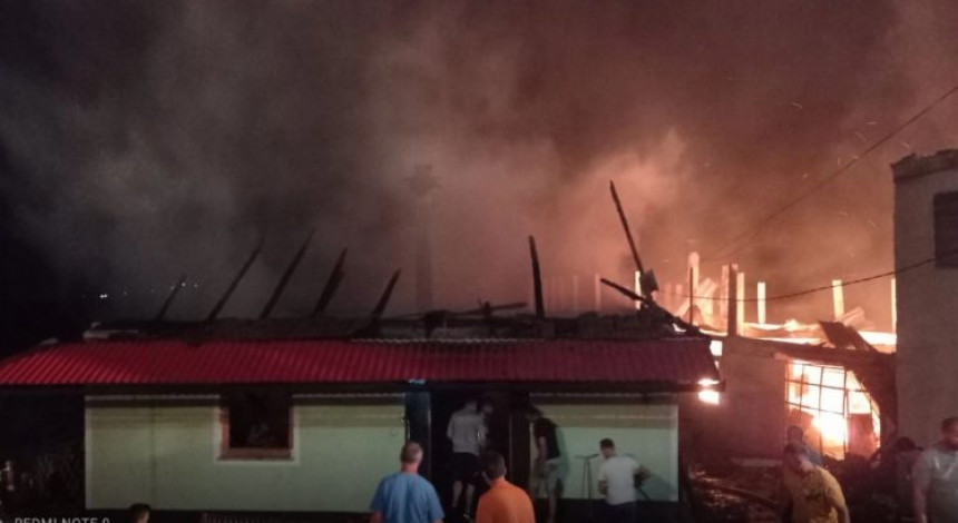 Vitez: Izgorjela fabrika u kojoj je radilo 100 radnika