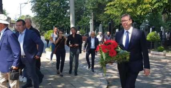 I Vučić se oprostio od Miroslava Lazanskog